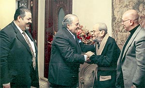 نجيب محفوظ يستقبل سفير السعودية في القاهرة
